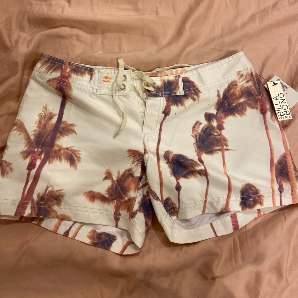 Billabong women juniors board shorts NWT